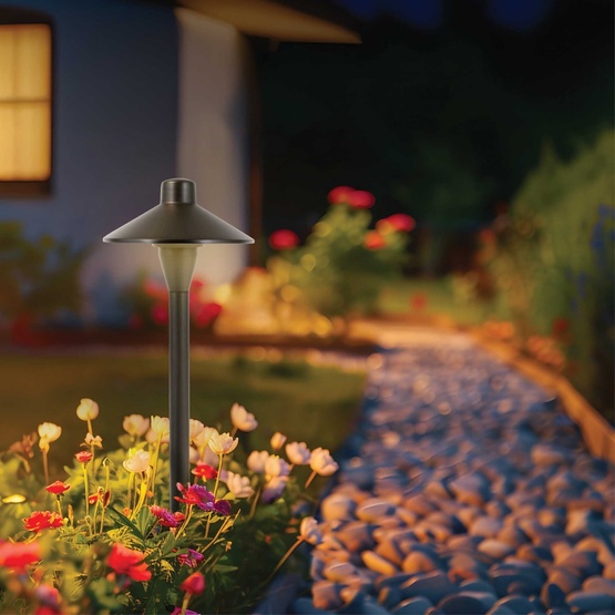 24" Magnolia Classic Garden Light, 7" Hat, Antique Bronze