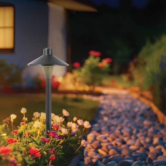 24" Magnolia Classic Garden Light, 7" Hat, Black