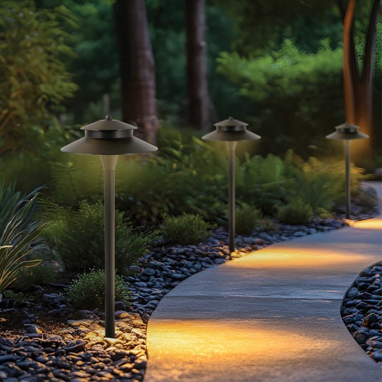 24" Carolina Two-Tier Garden Light, 8" Hat, Antique Bronze