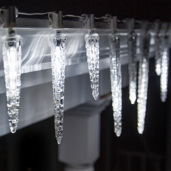 C7, 9" LED Falling Icicle Bulb, Single Bulb