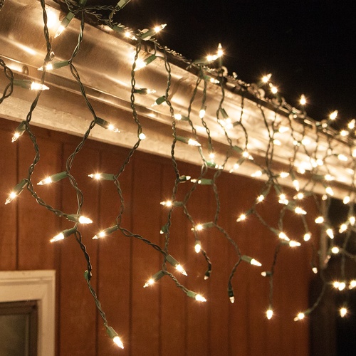 100 Clear Icicle Lights, Green Wire, Short Drops