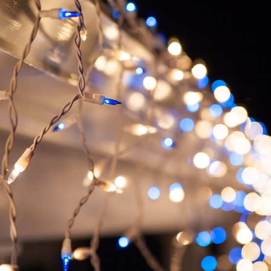 150 Clear/Blue Icicle Lights - White Wire