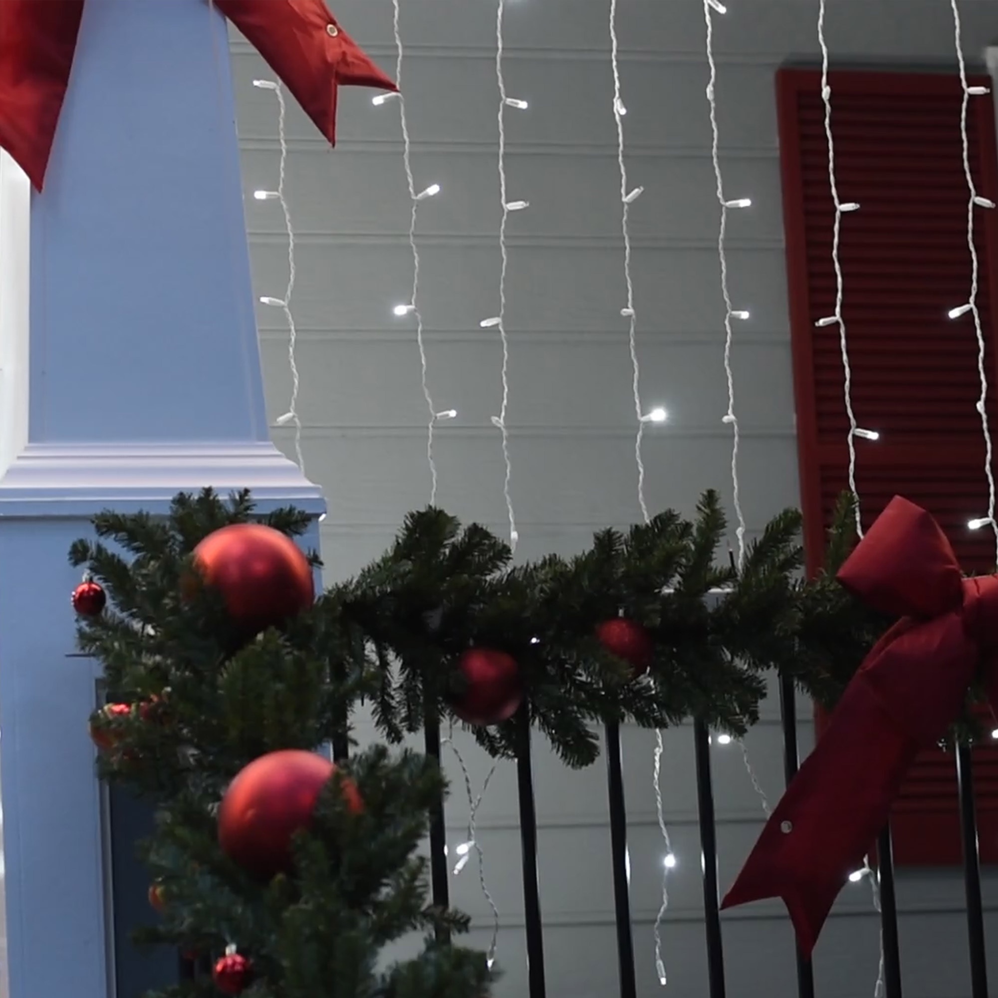 Wintergreen Lighting SoftTwinkle Curtain Lights - Thumbnail 4