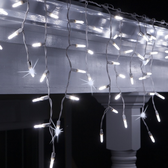 70 M5 Cool White Twinkle LED Icicle Lights