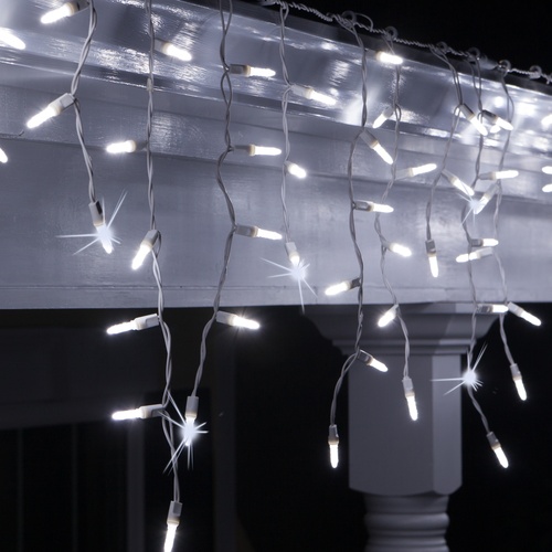 70 M5 Cool White Twinkle LED Icicle Lights