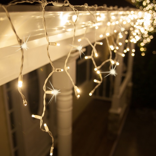 70 5mm Warm White Twinkle LED Icicle Lights